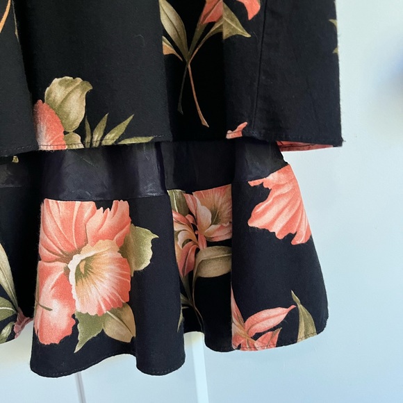 SOLD Vintage Black Floral Short Sleeve Dress - Picture 5 of 13